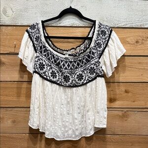 American Eagle Outfitters Ivory and Black Floral Blouse